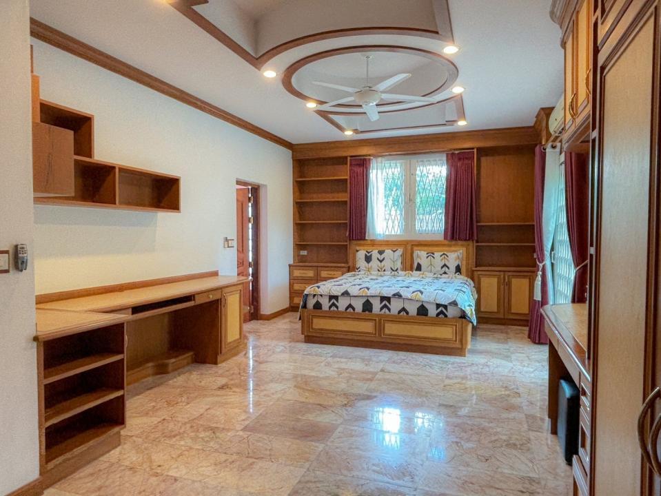 Villa Bedroom 5