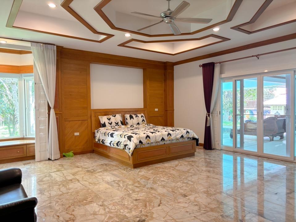 Villa Bedroom 6