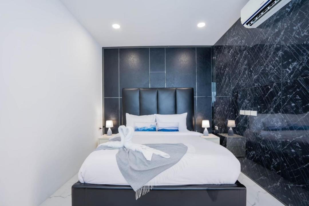 Villa Bedroom 8