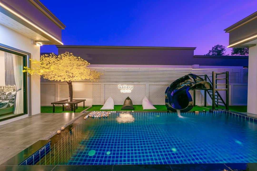 Gallery (Hawkey) - Villa Interior View
