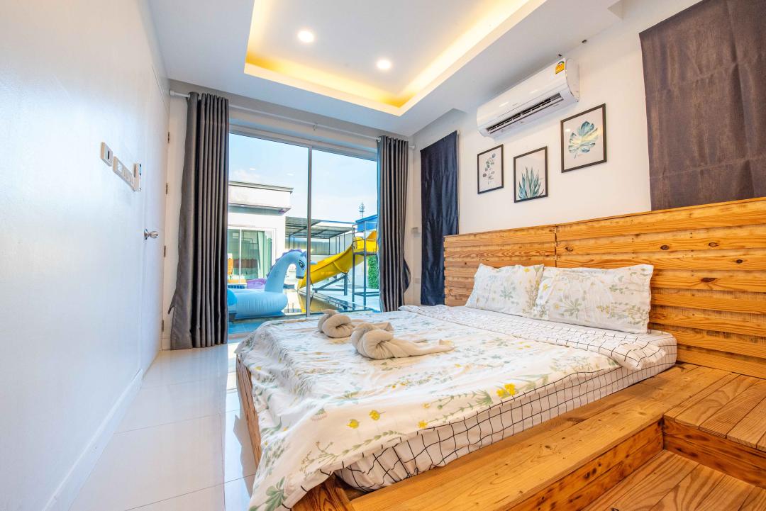 Villa Bedroom 9