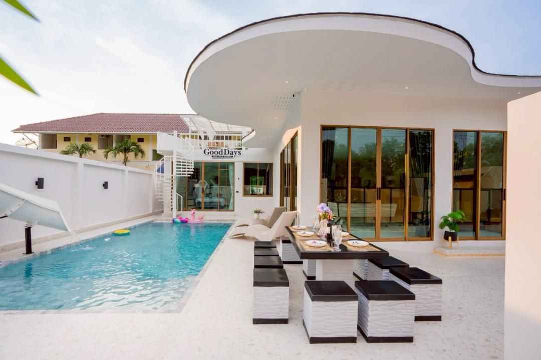 Good Day - Living Area