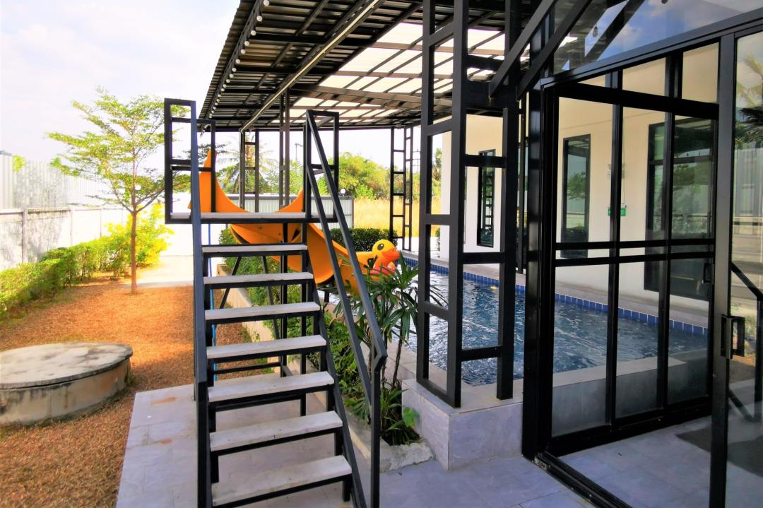 Good House - Bedroom View