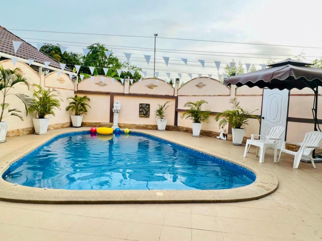 Gorges Beach - Pool Area View