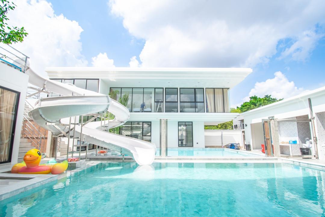 Great Oasis - Pool Area View