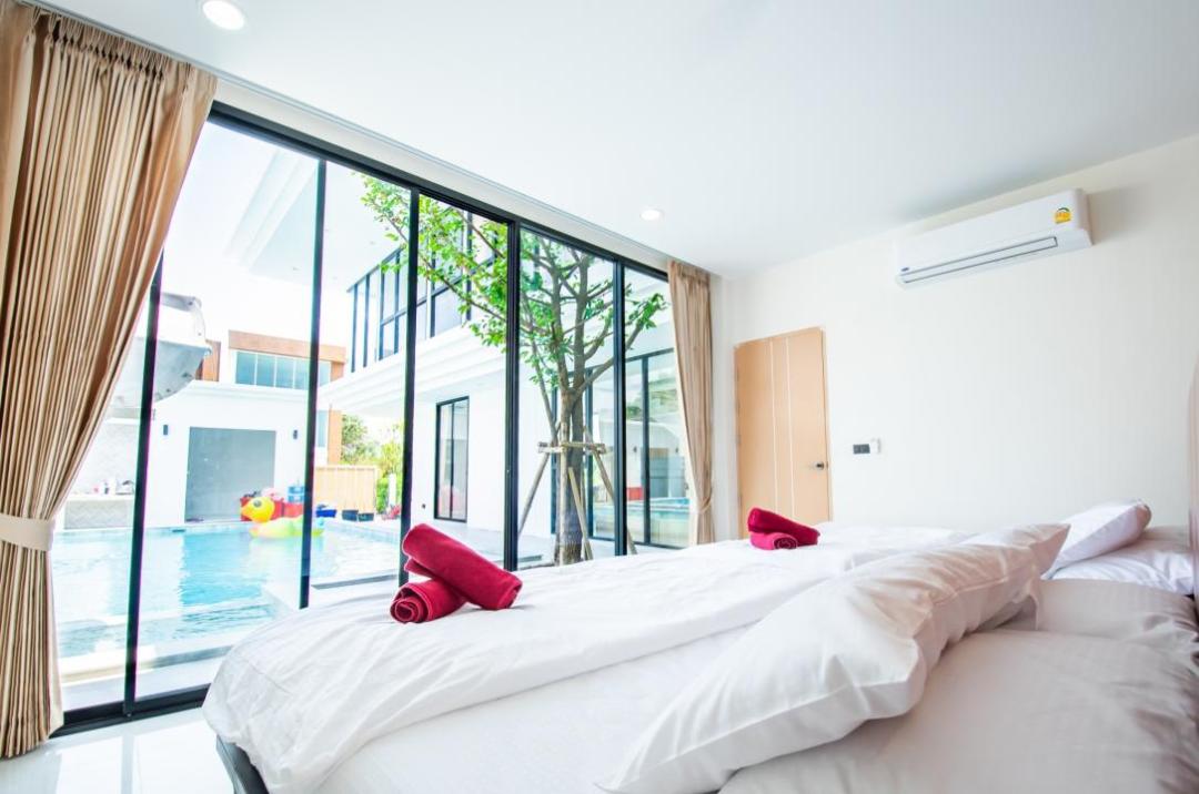 Villa Bedroom 1