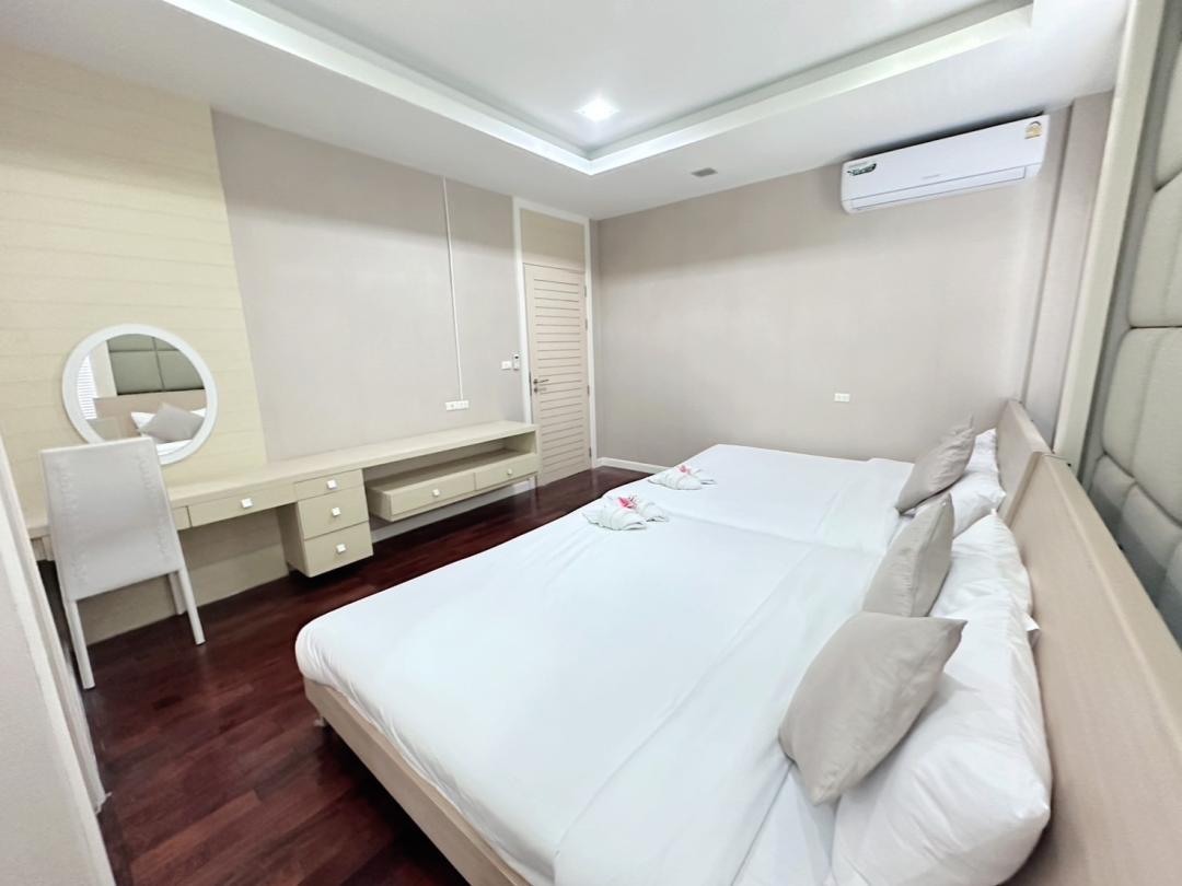 Villa Bedroom 13