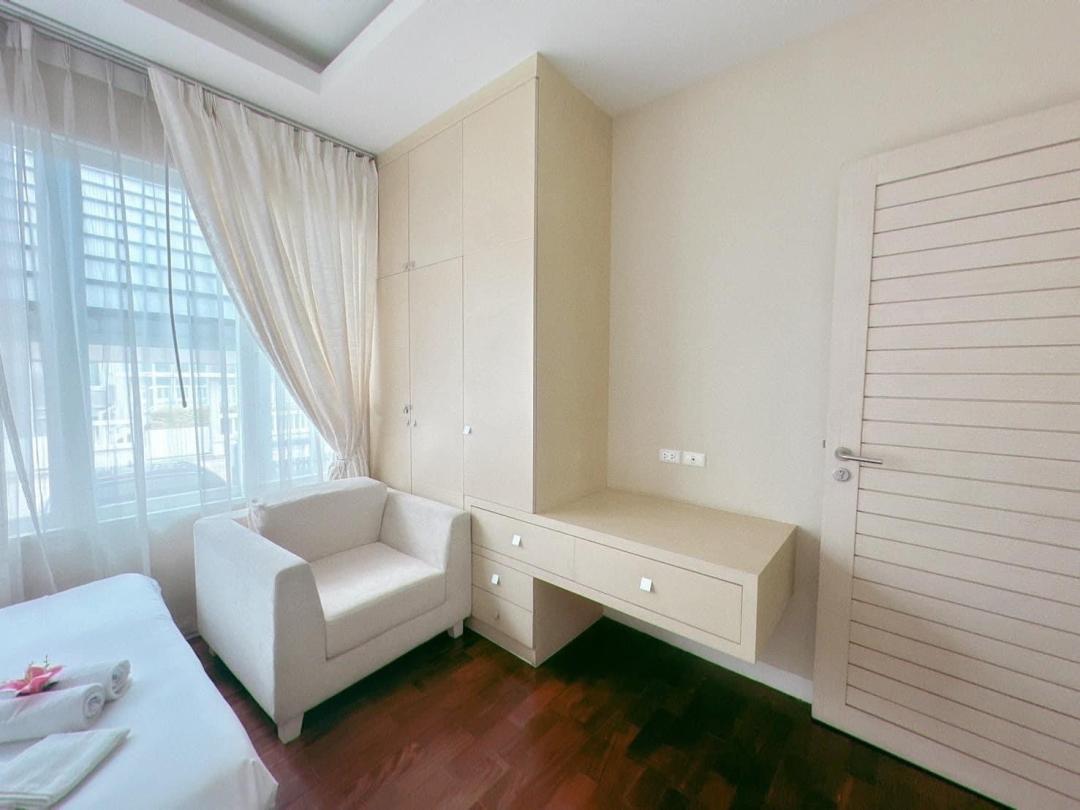 Villa Bedroom 6