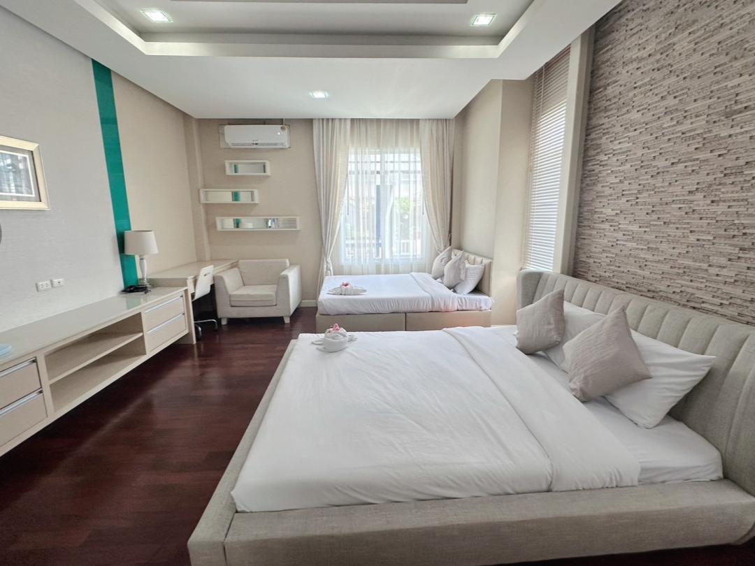 Villa Bedroom 12