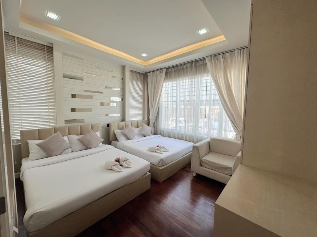 Villa Bedroom 11