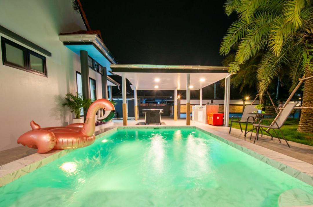 กรีนวิว - Pool Area View