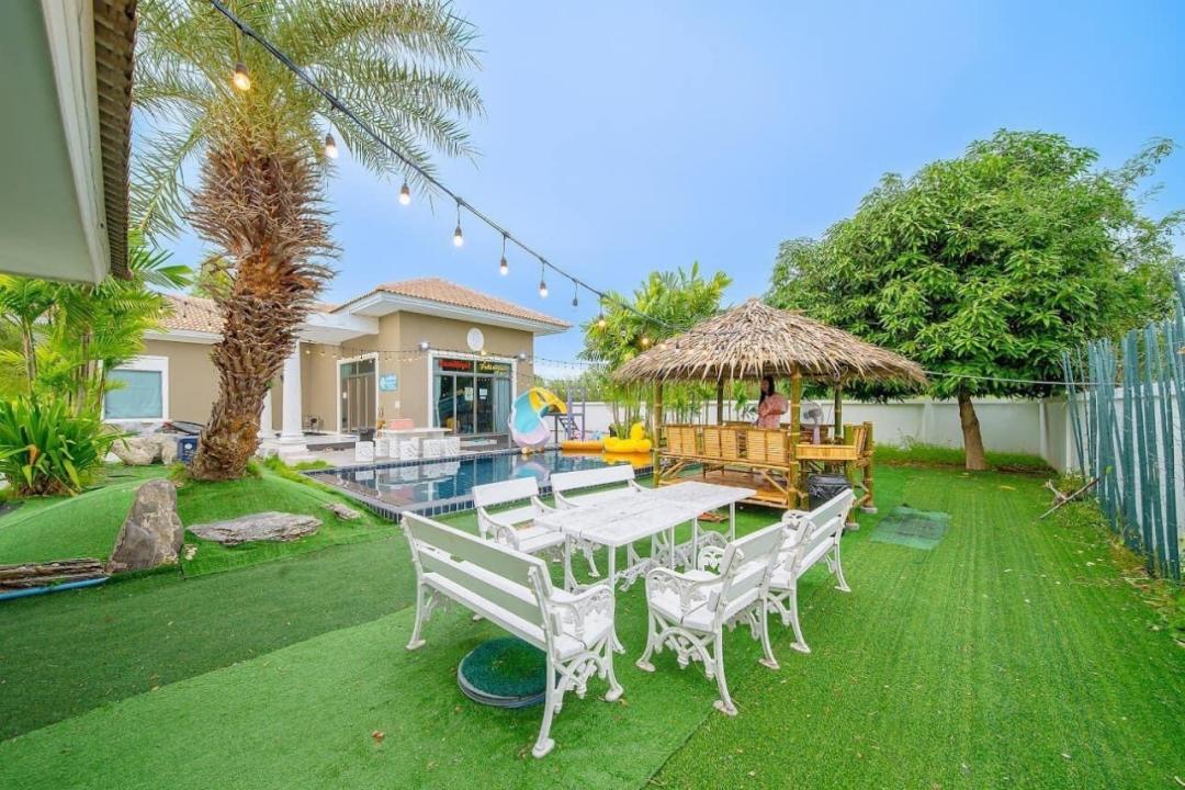 Heartbeat Fullmoon - Villa Interior View