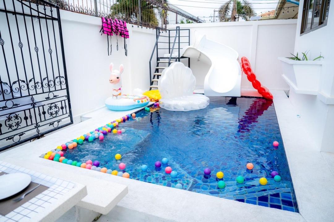 HMH Mare - Cover Photo