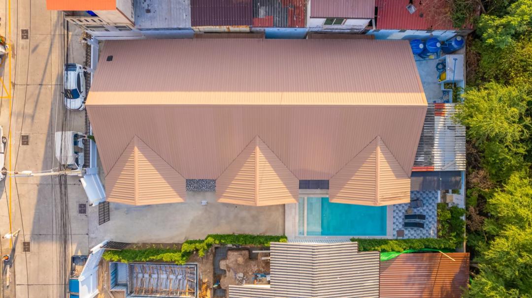 Howdy V1 - Cover Photo