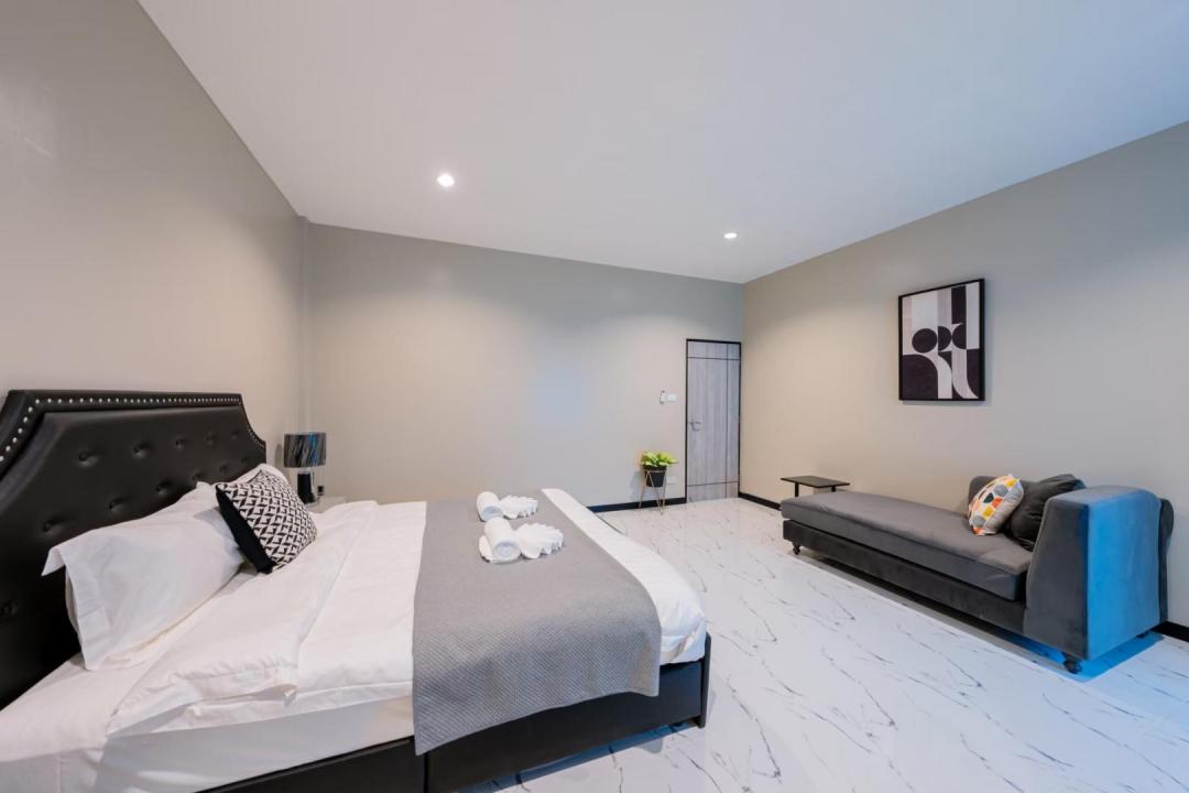 Villa Bedroom 5