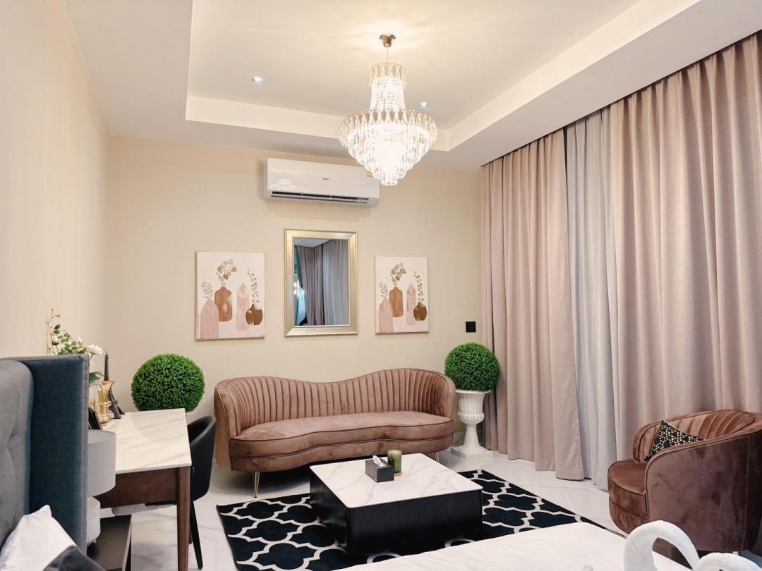 Howdy V3 - Cover Photo