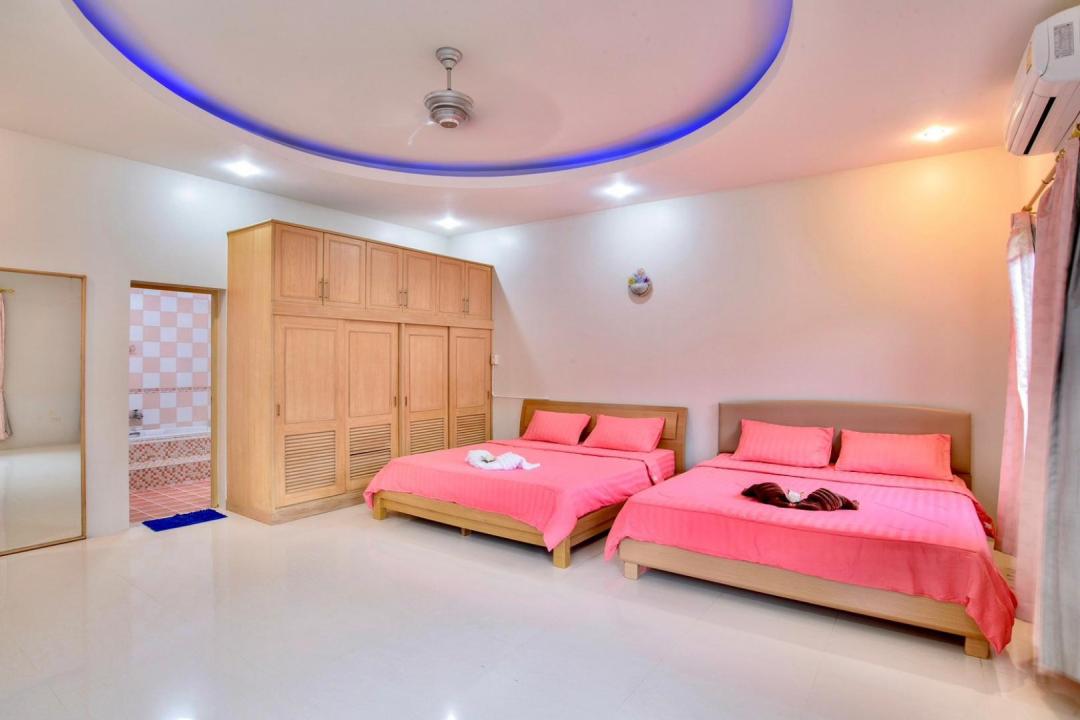 Villa Bedroom 2