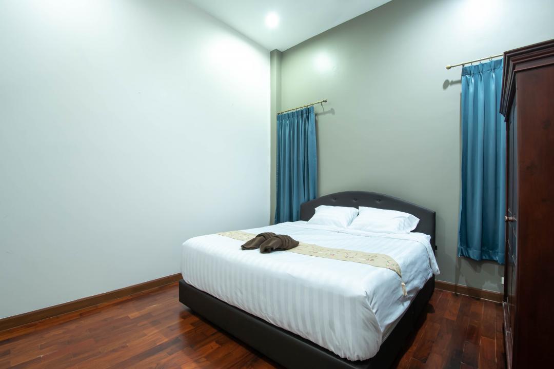 Villa Bedroom 5