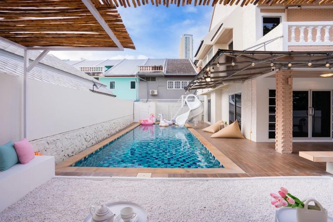 Kiwi - Villa Interior View