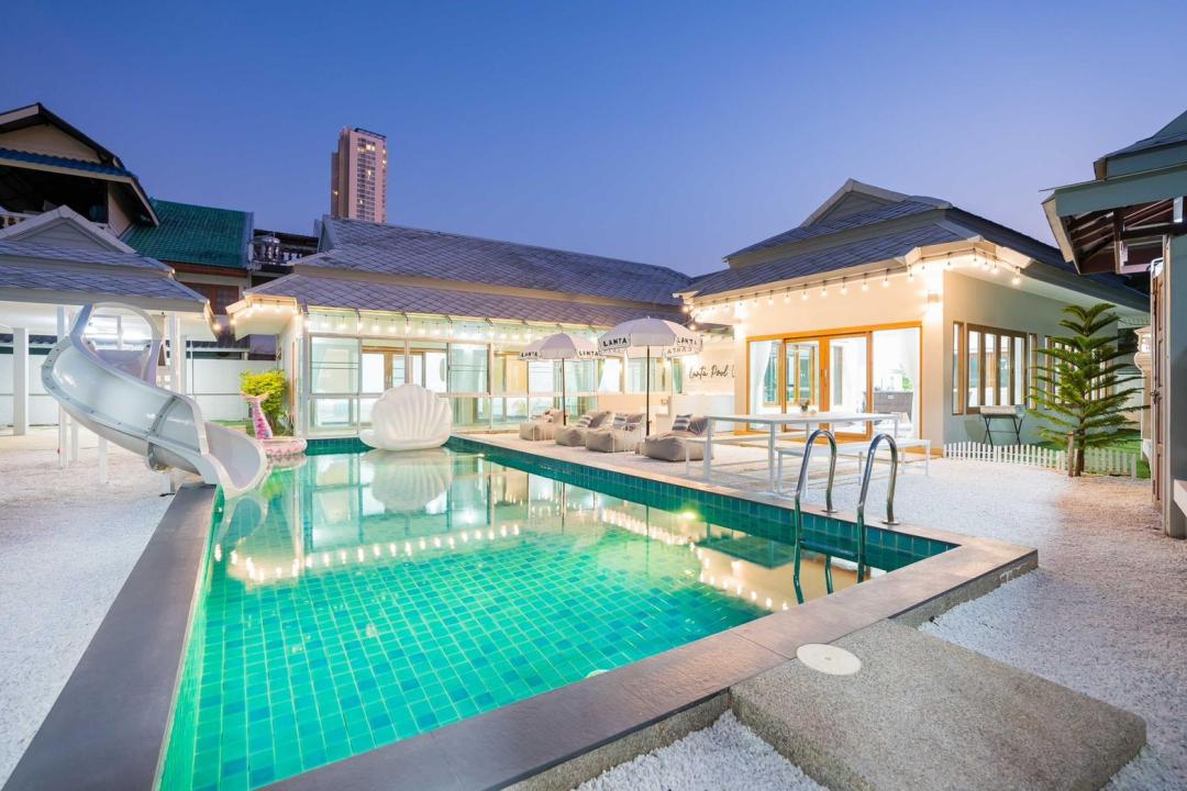 Lanta - Pool Area View