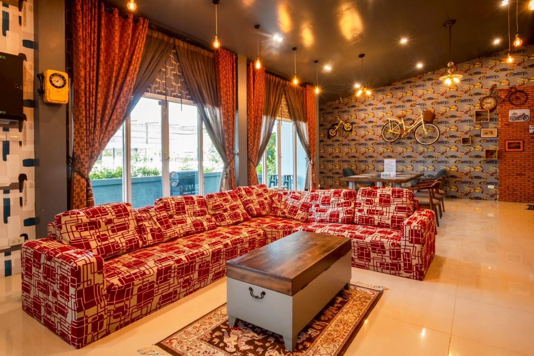 Level Tri - Living Area