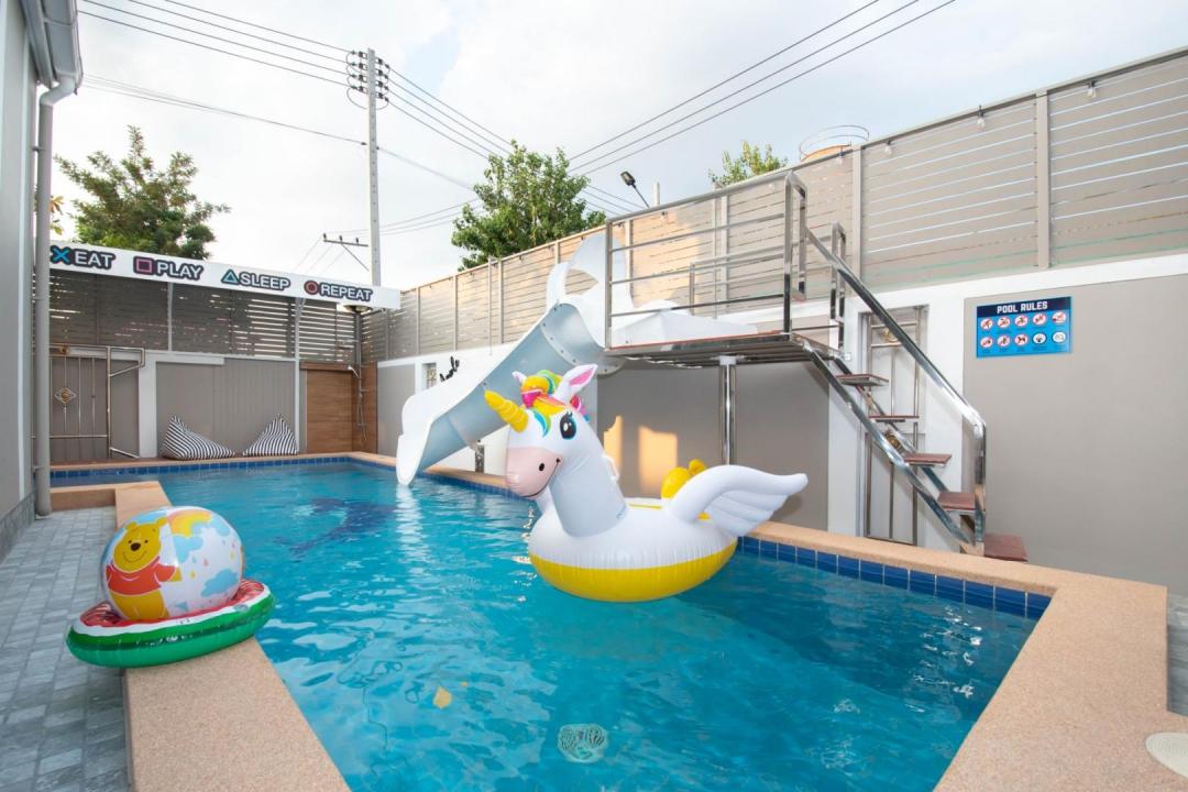 Apple Club Pool Villa - Pool Area View