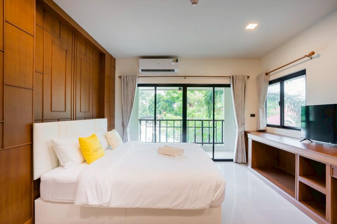 Villa Bedroom 8