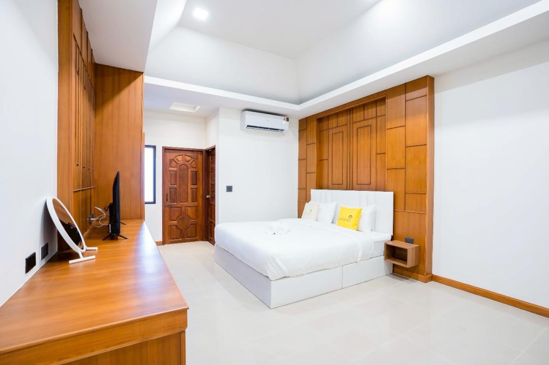 Villa Bedroom 6
