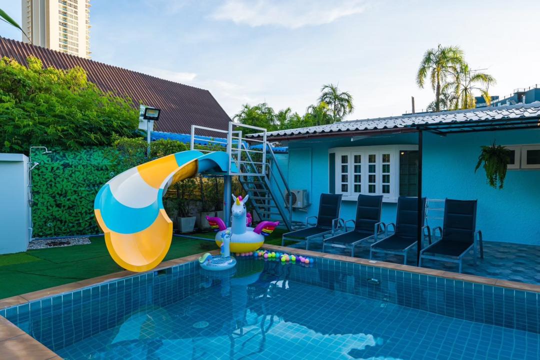Ma Ma Beach - Villa Interior View