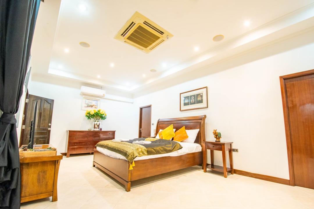 Villa Bedroom 3