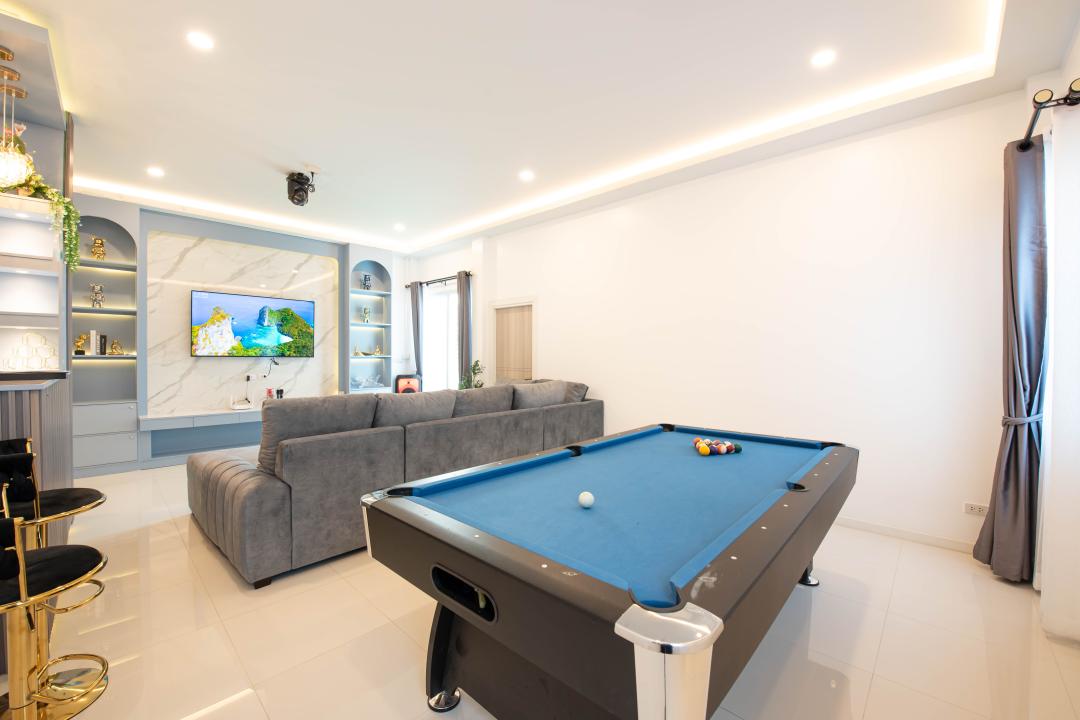 Majestica - Cover Photo