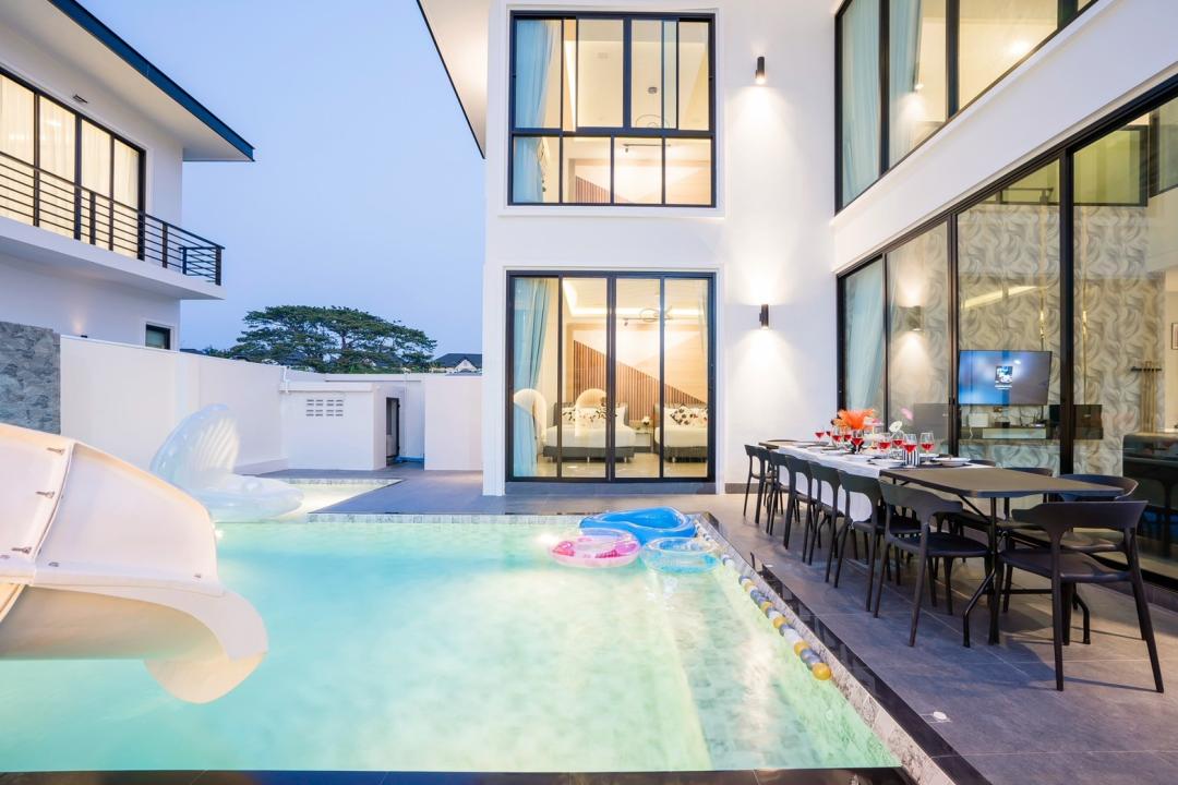 Mana Fun - Living Area