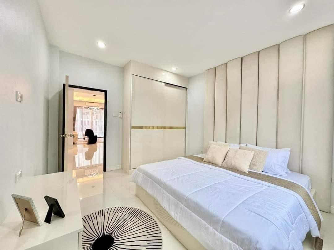 Villa Bedroom 4