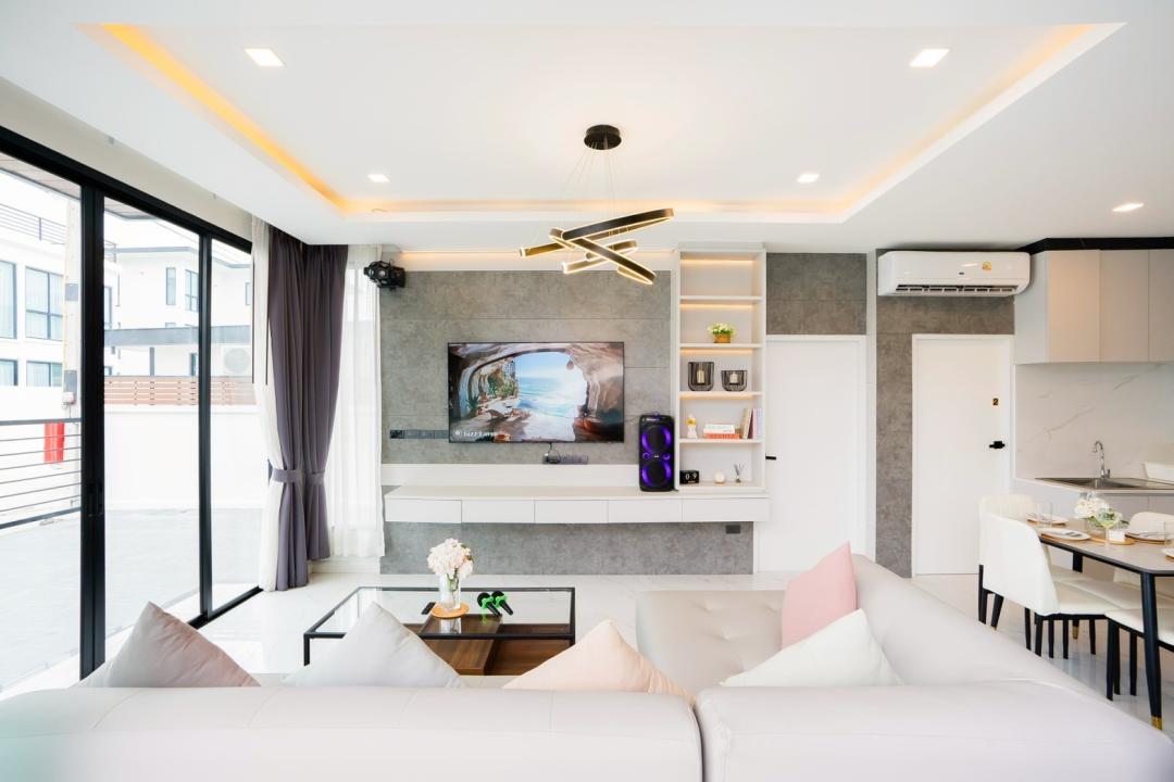 Mandarin - Cover Photo