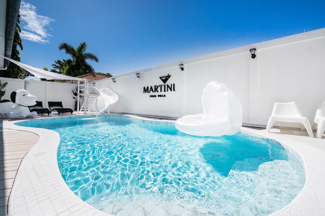 Martini - Pool Area View