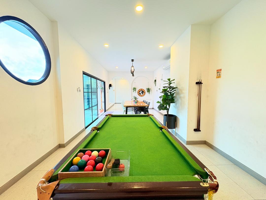 Medina M1 - Cover Photo