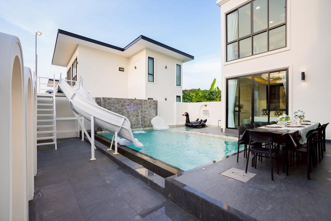 Mercy - Pool Area View