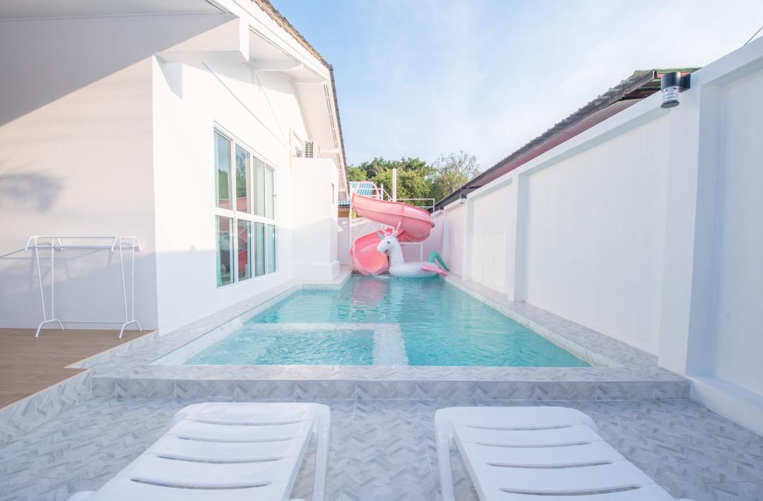 Mermaid - Pool Area View