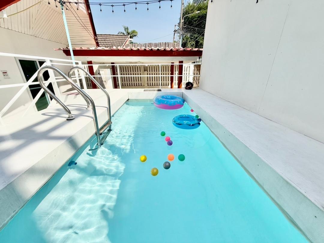 Mermaid 3 - Pool Area View
