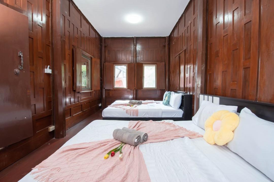 Villa Bedroom 8