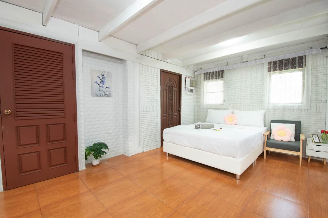 Villa Bedroom 5