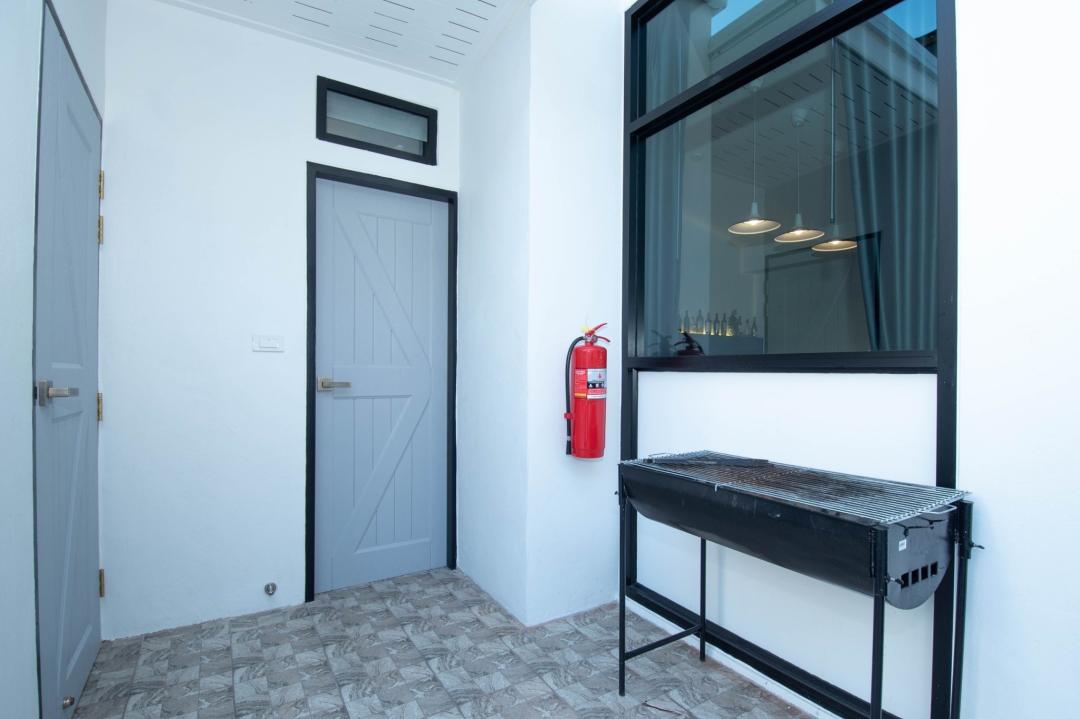 MG2 - Pool Area View