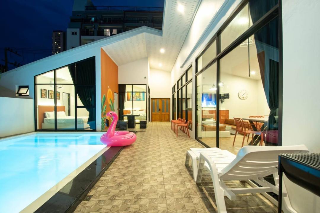 MG4 - Pool Area View