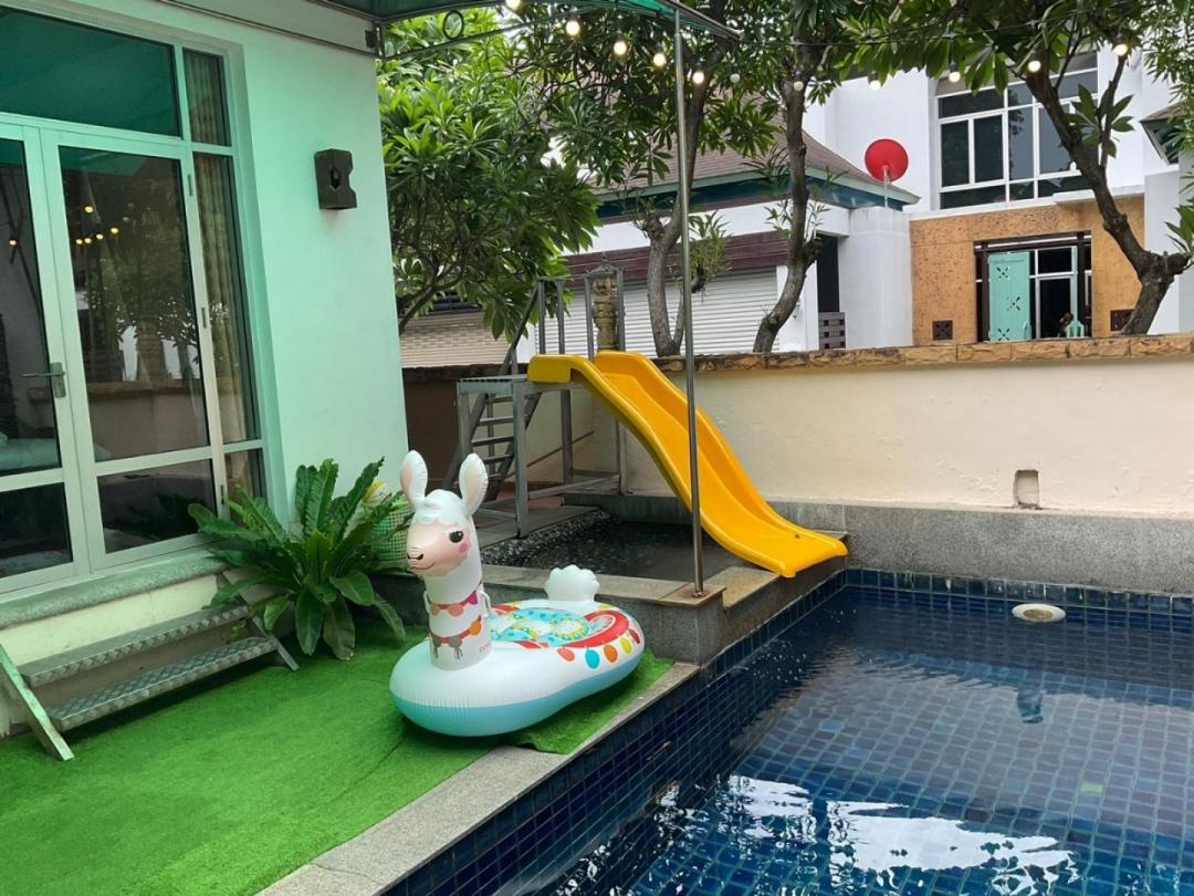 Mint - Bedroom View