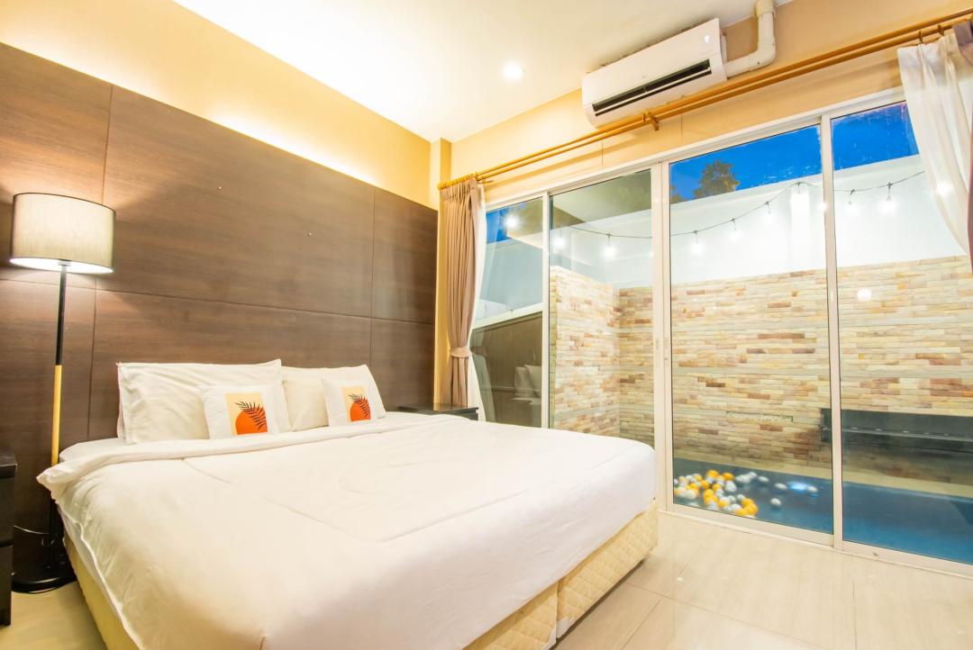 Villa Bedroom 8
