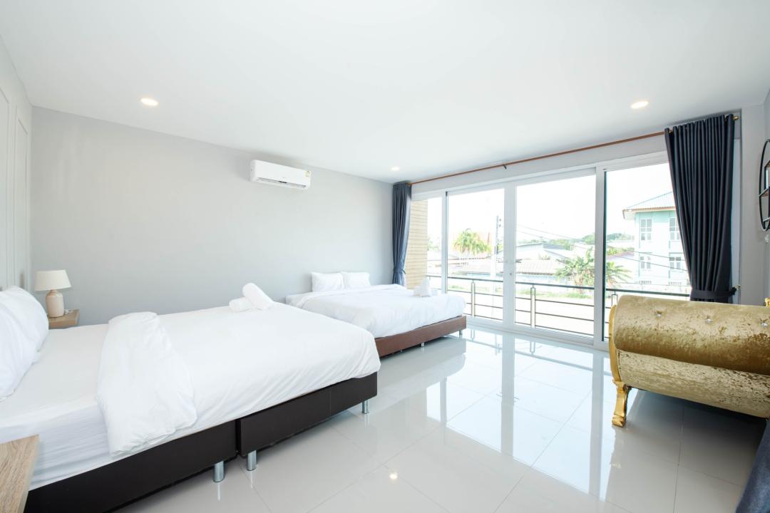 Villa Bedroom 8