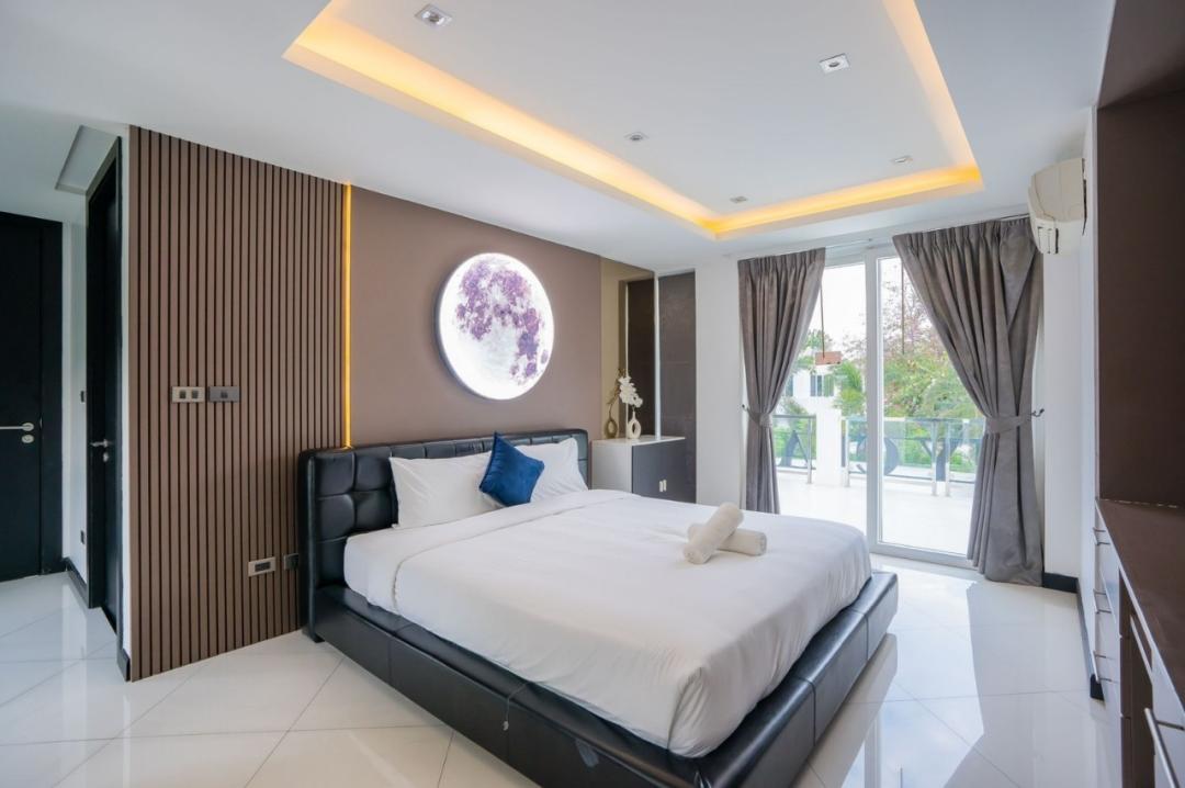 Villa Bedroom 8
