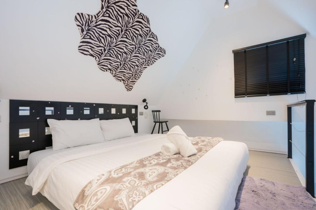 Villa Bedroom 8