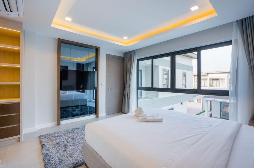 Villa Bedroom 5