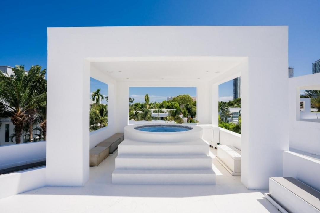 My Living - Pool Area View